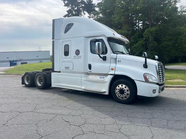  Salvage Freightliner Cascadia 1