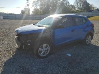  Salvage Nissan Kicks