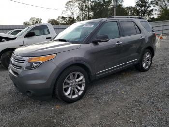  Salvage Ford Explorer