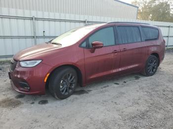  Salvage Chrysler Pacifica