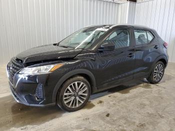  Salvage Nissan Kicks