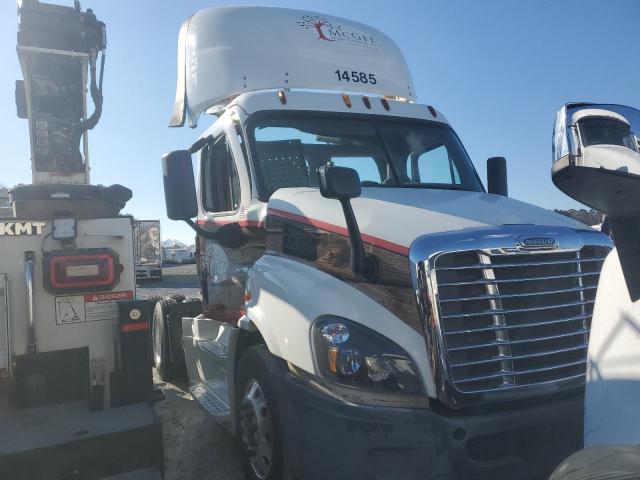  Salvage Freightliner Cascadia 1