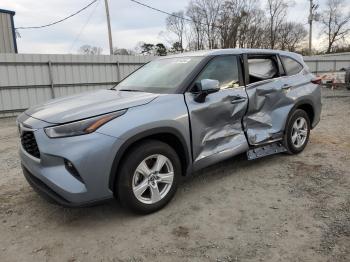  Salvage Toyota Highlander