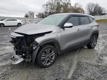  Salvage Kia Seltos