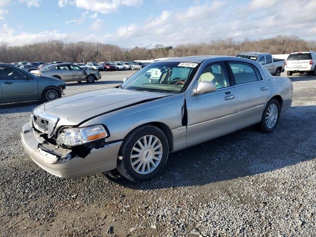  Salvage Lincoln Towncar