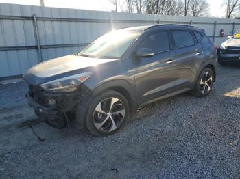  Salvage Hyundai TUCSON