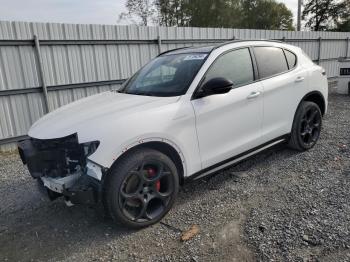  Salvage Alfa Romeo Stelvio