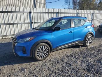  Salvage Nissan Kicks