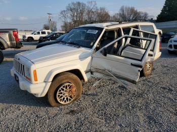  Salvage Jeep Grand Cherokee