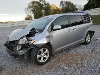  Salvage Toyota Sienna