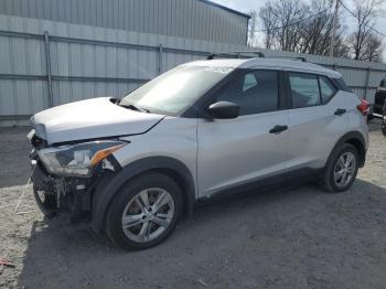  Salvage Nissan Kicks