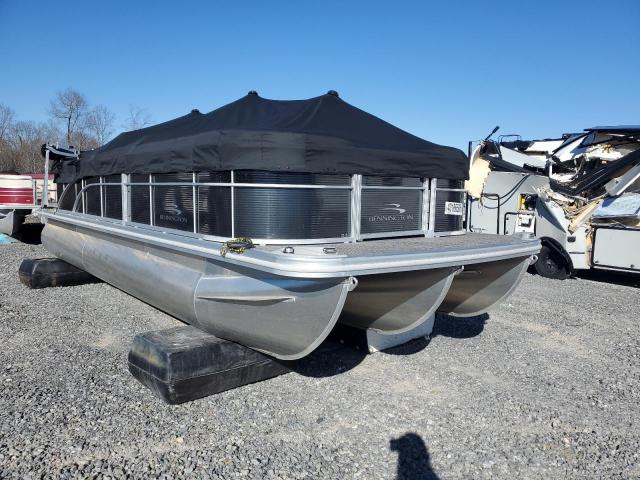  Salvage Bennington Marine Pontoon