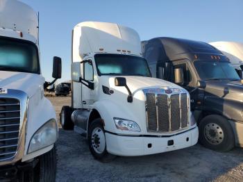  Salvage Peterbilt 579