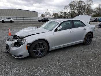  Salvage Chrysler 300