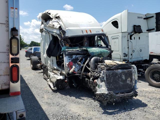  Salvage Freightliner Cascadia 1