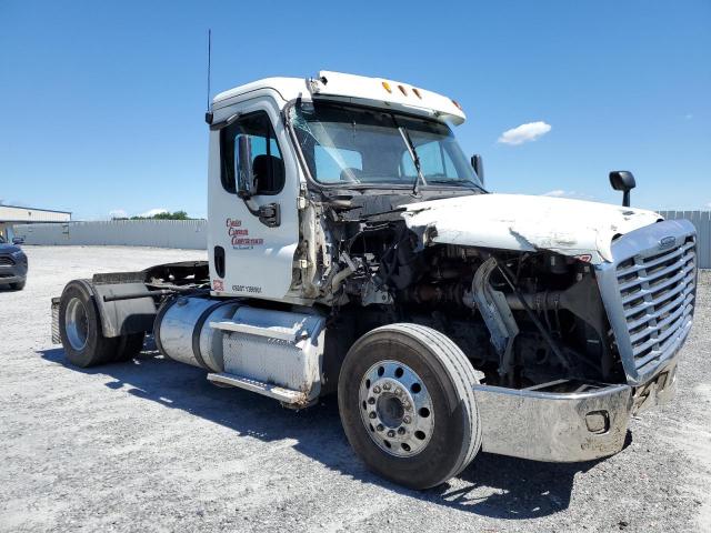  Salvage Freightliner Cascadia 1