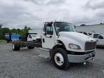  Salvage Freightliner M2 106 Med