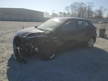  Salvage Nissan Kicks