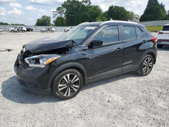  Salvage Nissan Kicks