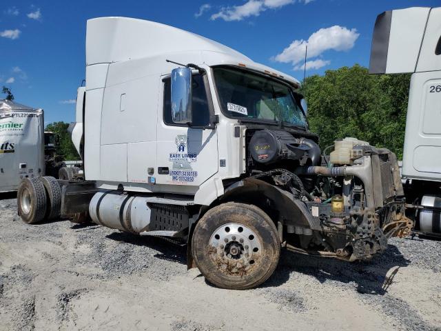  Salvage Volvo Vn