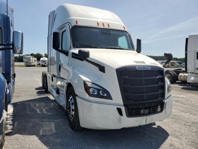  Salvage Freightliner Cascadia 1
