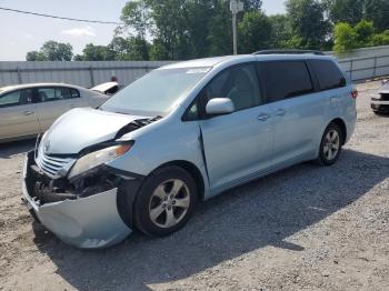  Salvage Toyota Sienna