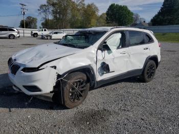  Salvage Jeep Cherokee