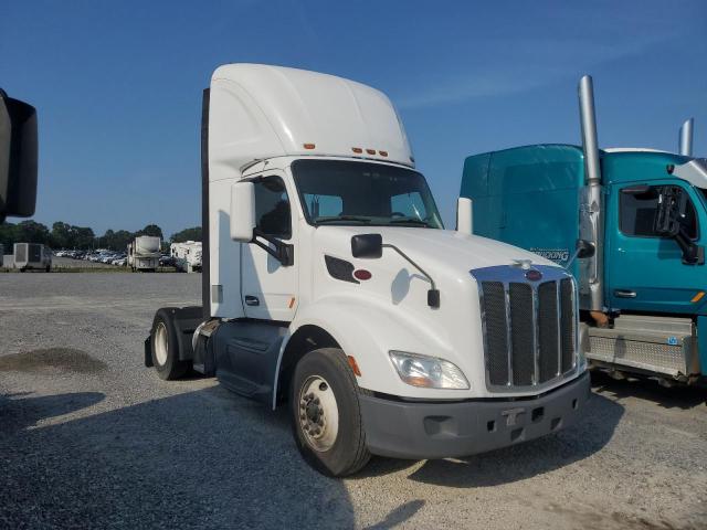  Salvage Peterbilt 579