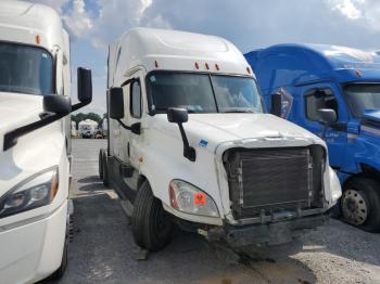  Salvage Freightliner Cascadia 1