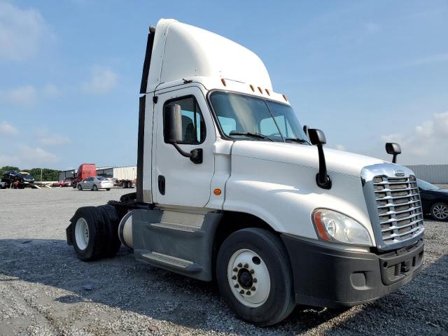  Salvage Freightliner Cascadia 1
