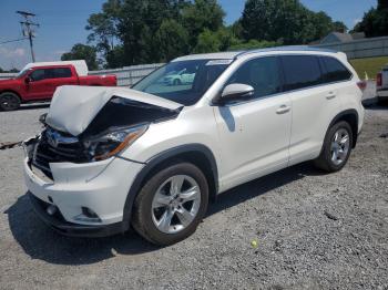  Salvage Toyota Highlander