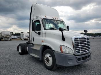  Salvage Freightliner Cascadia 1