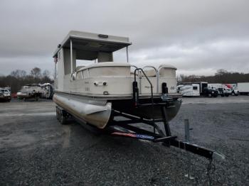  Salvage Sun Tracker Boat W Trl