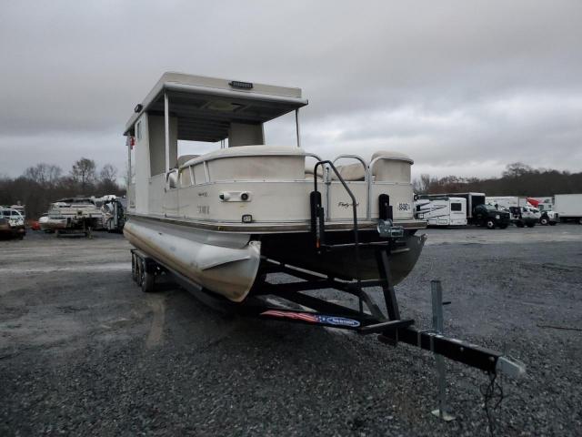  Salvage Sun Tracker Boat W Trl