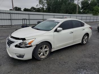  Salvage Nissan Altima