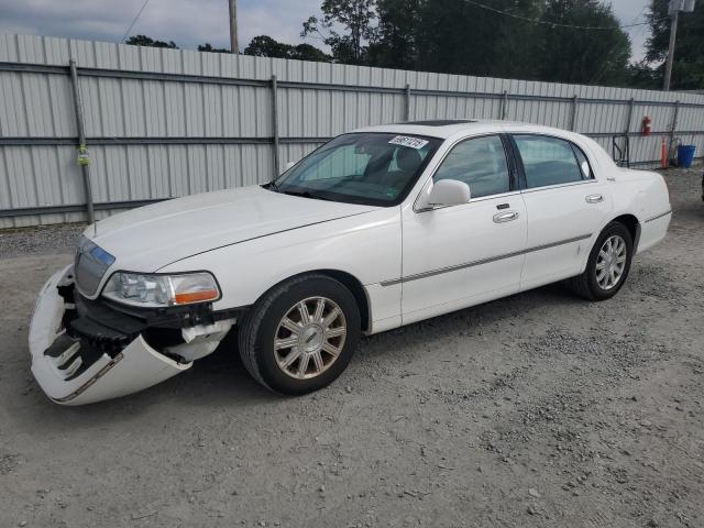  Salvage Lincoln Towncar