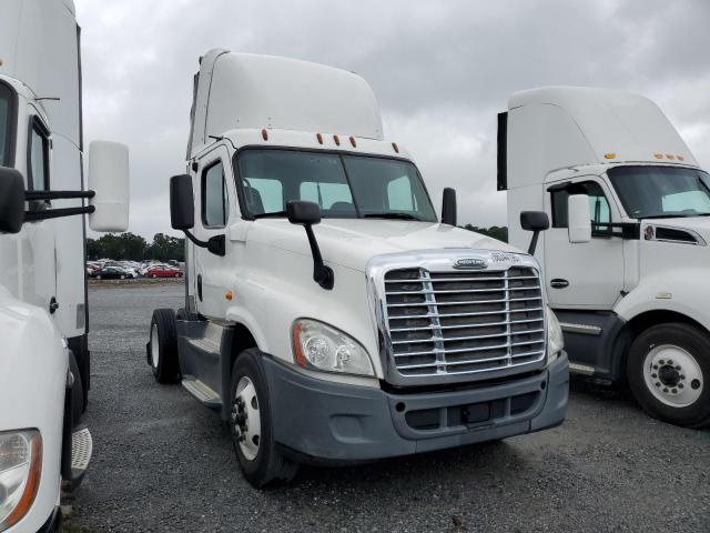  Salvage Freightliner Cascadia 1