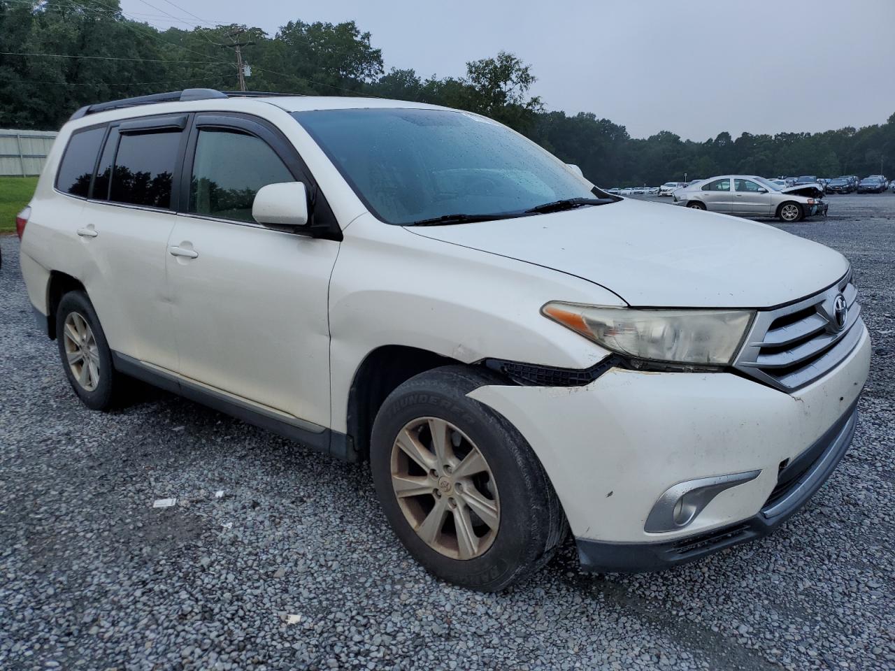 Toyota Highlander Base Image 4