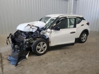  Salvage Nissan Kicks