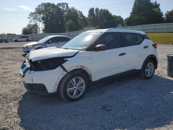  Salvage Nissan Kicks