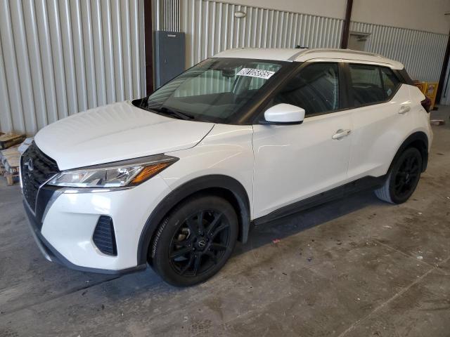 Salvage Nissan Kicks