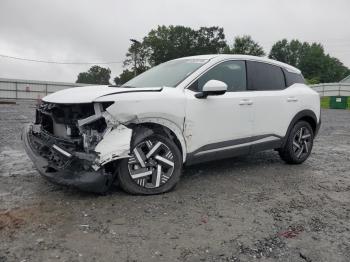  Salvage Nissan Kicks