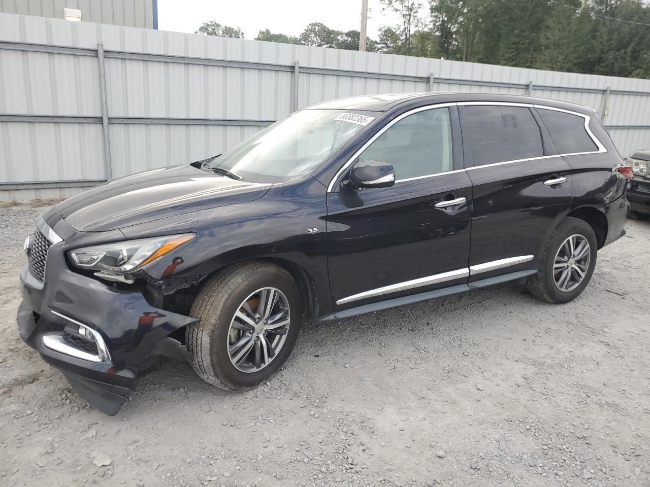 INFINITI Qx Luxe Image 1