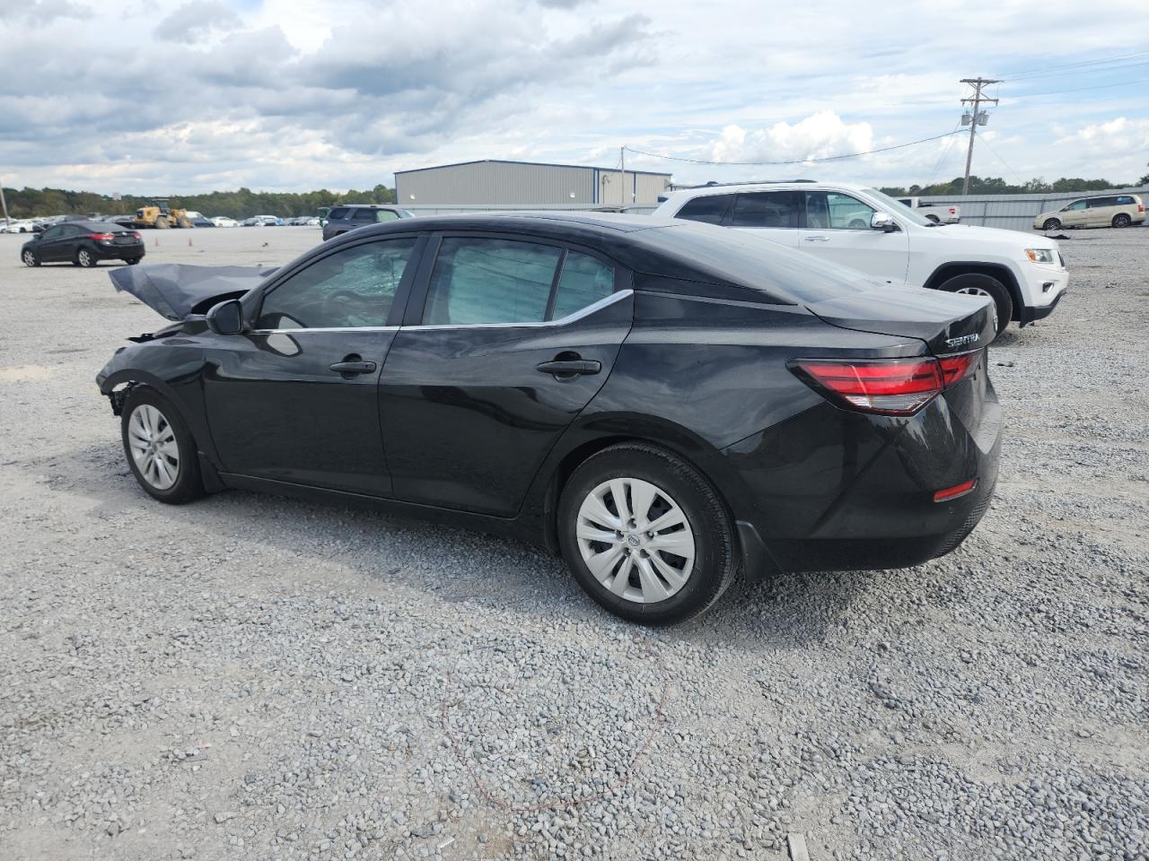 Nissan Sentra S Image 2