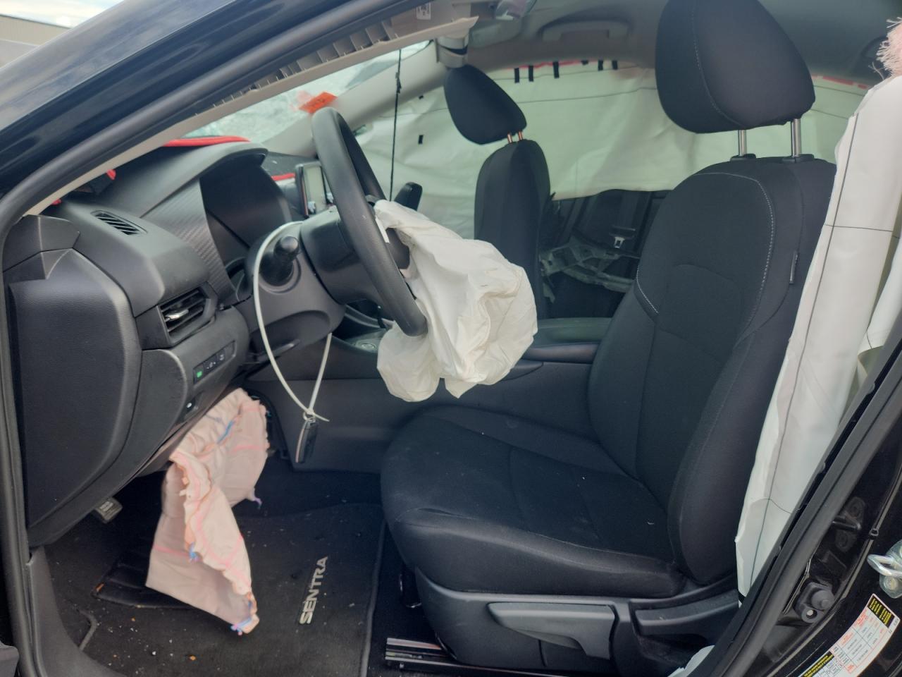 Nissan Sentra S Image 8