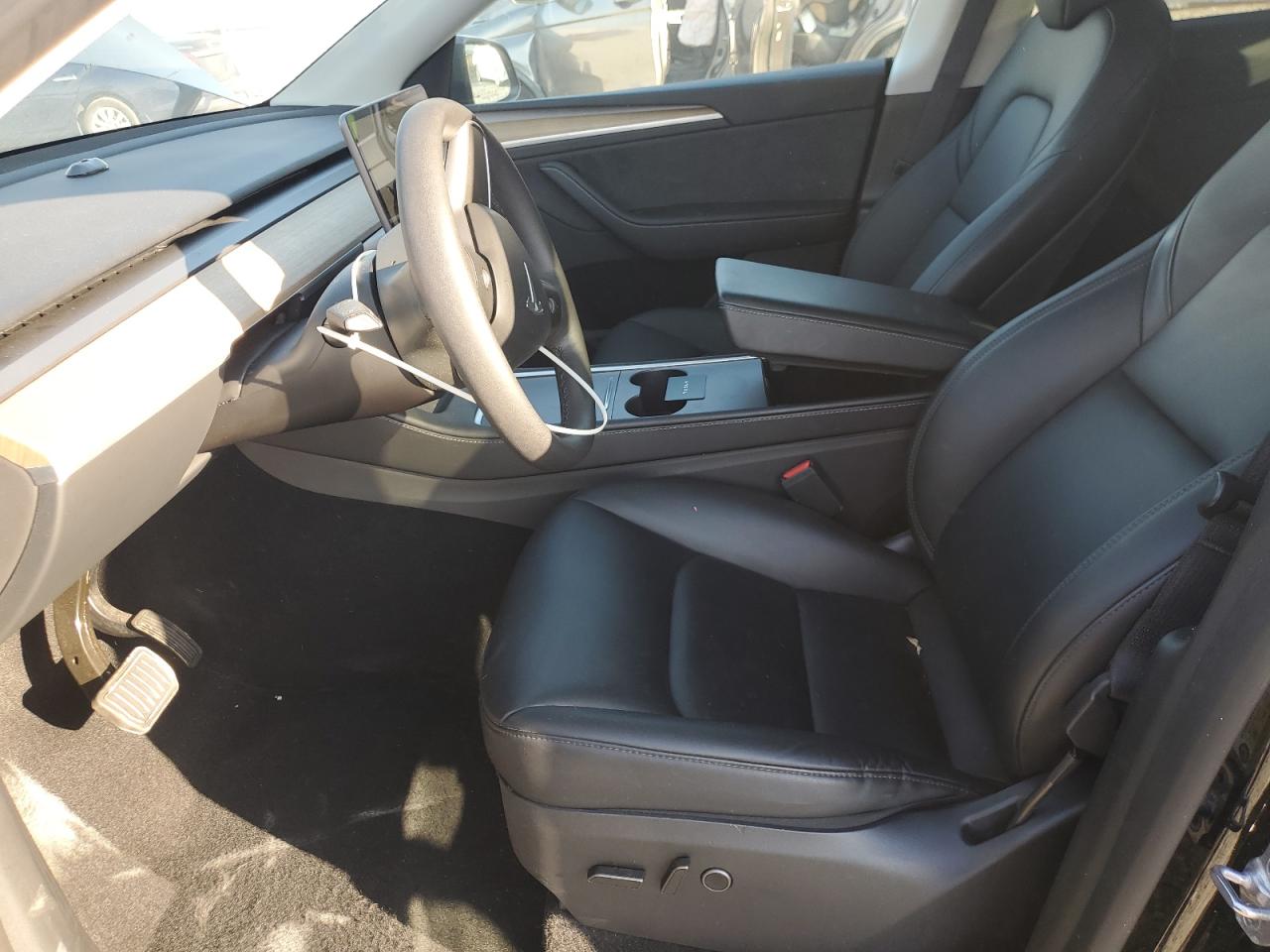 Tesla Model Y Image 8