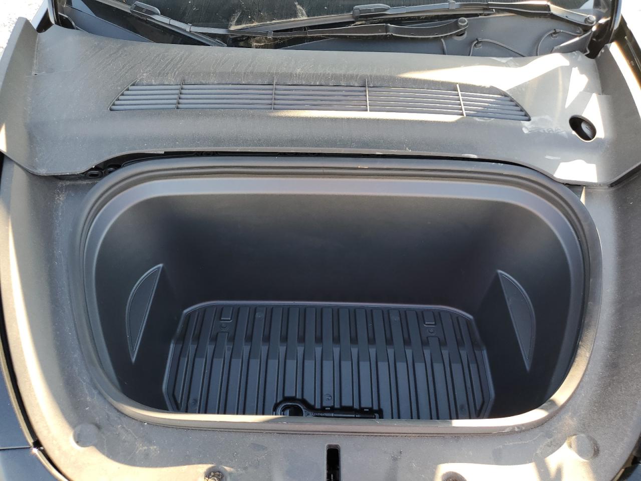 Tesla Model Y Image 11