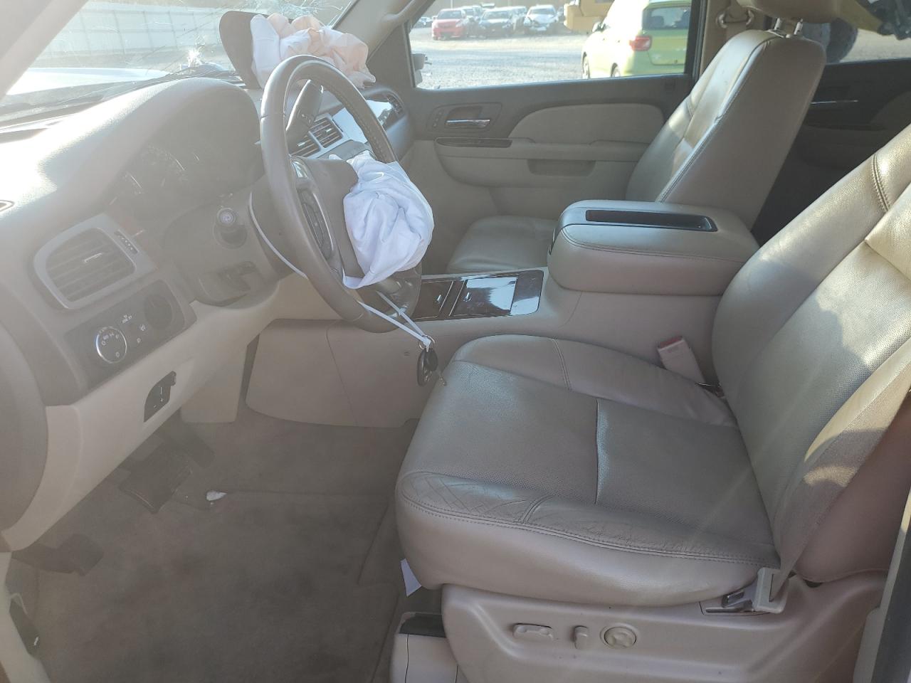 Chevrolet Tahoe K1500 Ltz Image 13