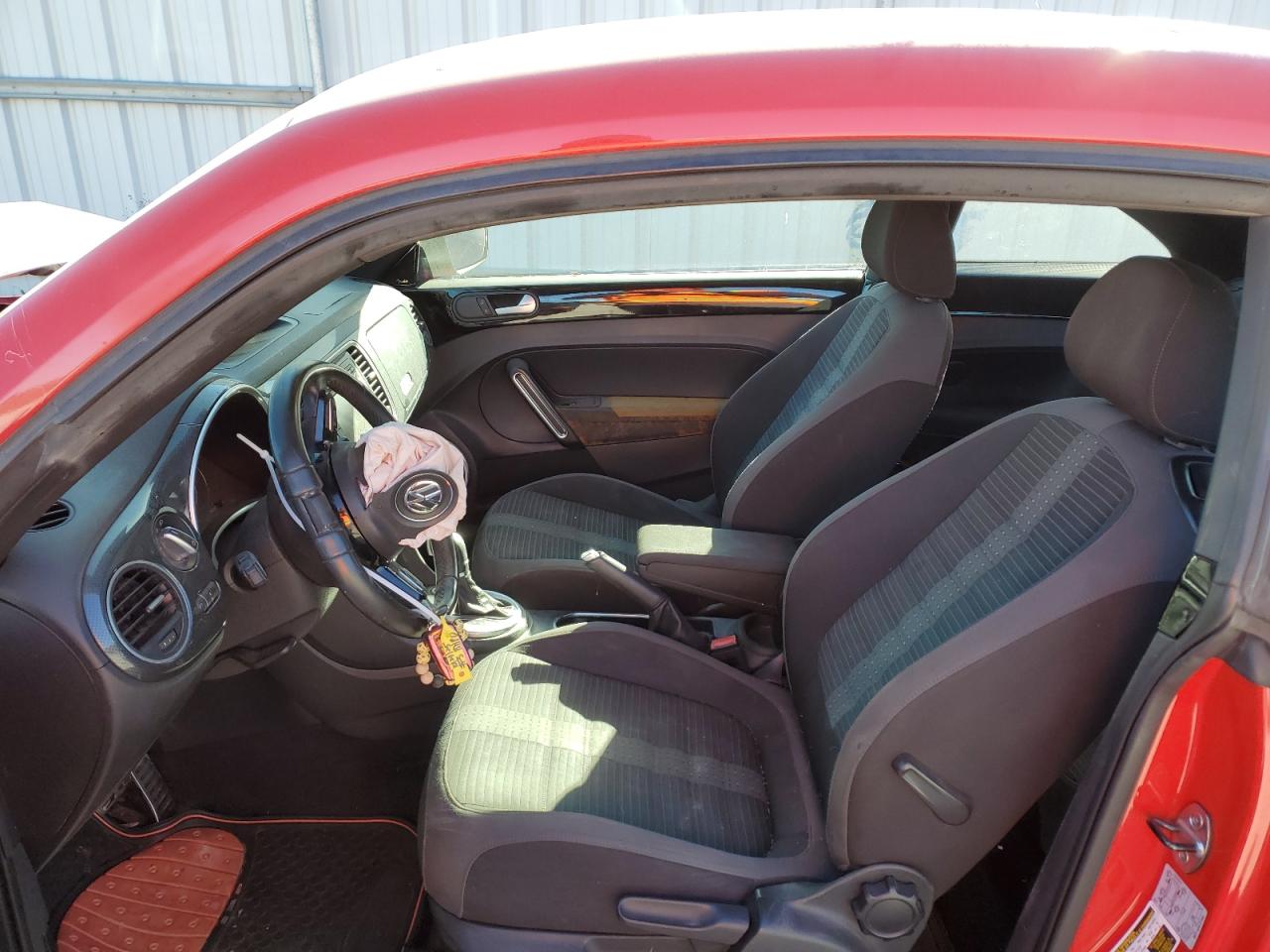 Volkswagen Beetle R-line Image 4