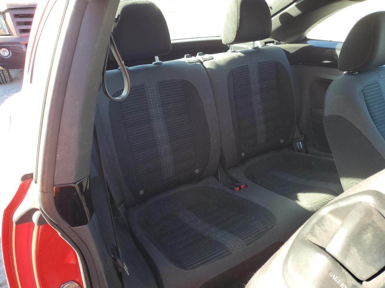 Volkswagen Beetle R-line Image 10